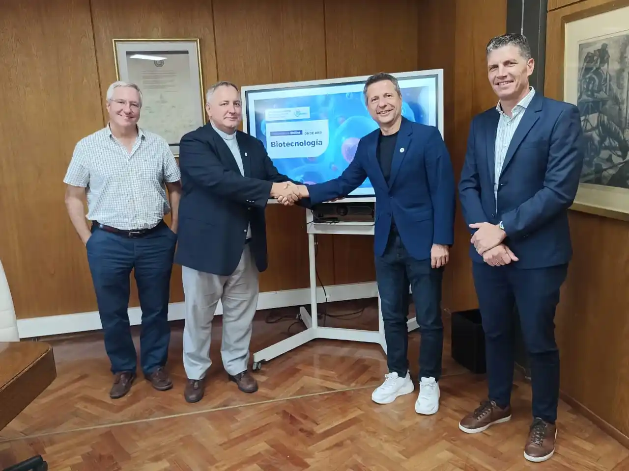 El acuerdo en el arancel para los programas de Formación Continua brindados por la UCC.otorga un descuento del 10 % para