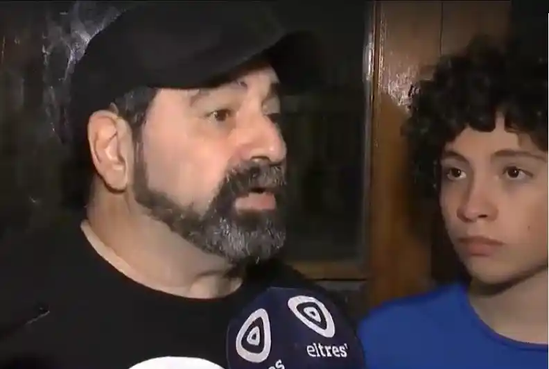 El músico kirchnerista Abonizio fue al búnker de Juntos por el Cambio para celebrar la «derrota» de Macri