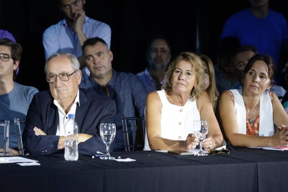 Lunghi participó de un encuentro de intendentes con el gobernador Kicillof