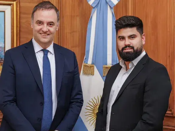 Adorni anunció a Fabián Fernández como nuevo secretario de Comunicación y Prensa