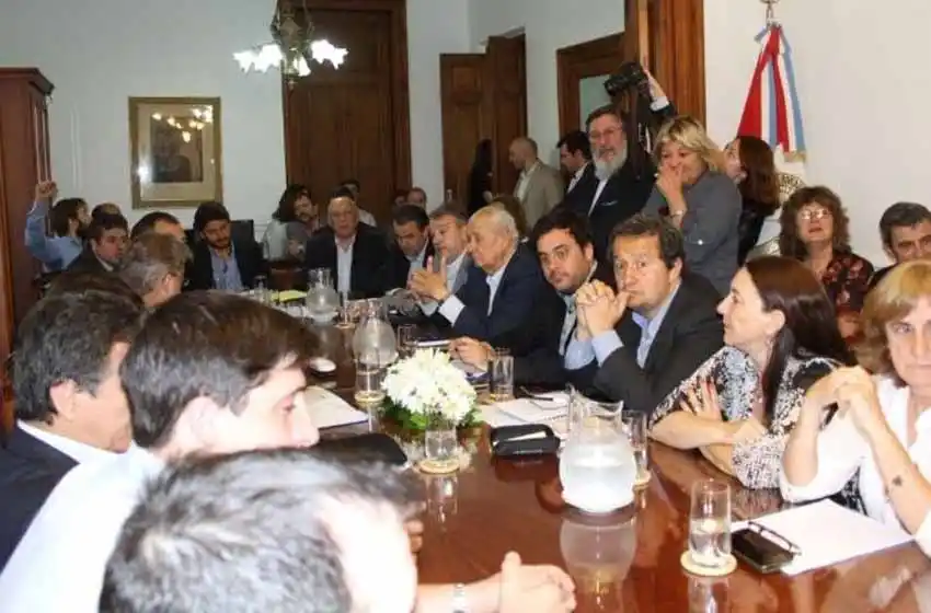 Pullaro se reunió con diputados