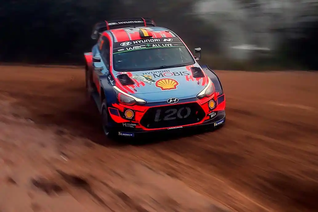 El belga Neuville hilvanó otro triunfo en Córdoba