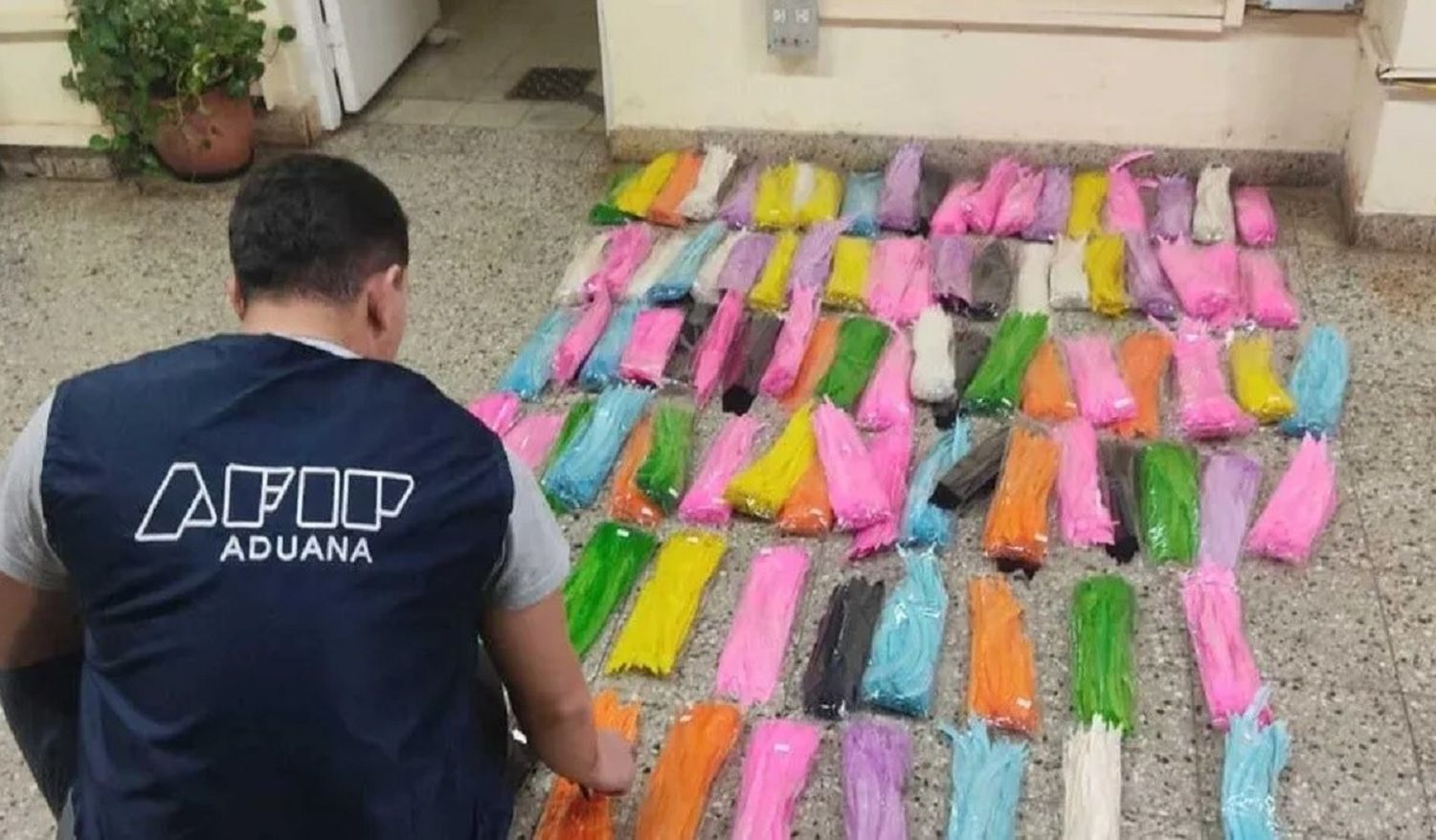 Aduana evitó el ingreso de mercadería extranjera que pretendía ser ingresada de contrabando