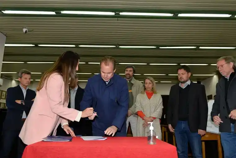 Se construirá una planta farmacéutica provincial en Concepción del Uruguay