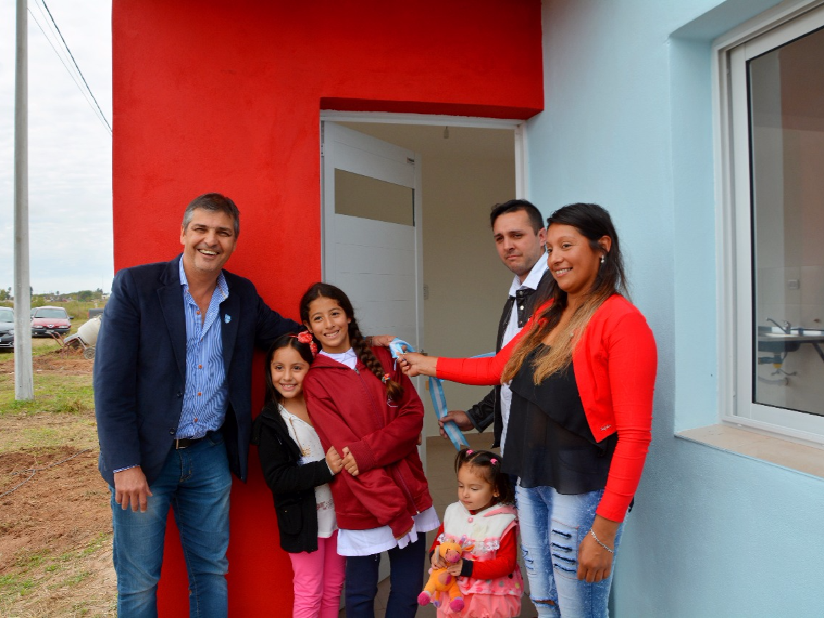 Morteros: dos nuevas familias  cumplen el sueño de la casa propia 