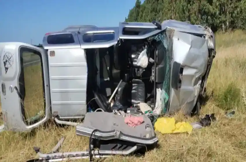 Dos personas tuvieron que ser hospitalizadas tras un accidente en la ruta 226