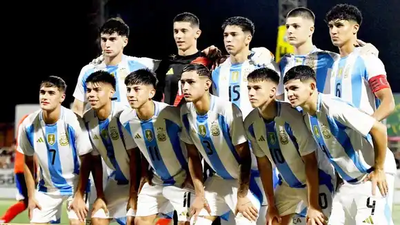 La Argentina le ganó 2-1 al Valencia sobre el final y avanzó a la semifinal del Torneo de L’Alcúdia