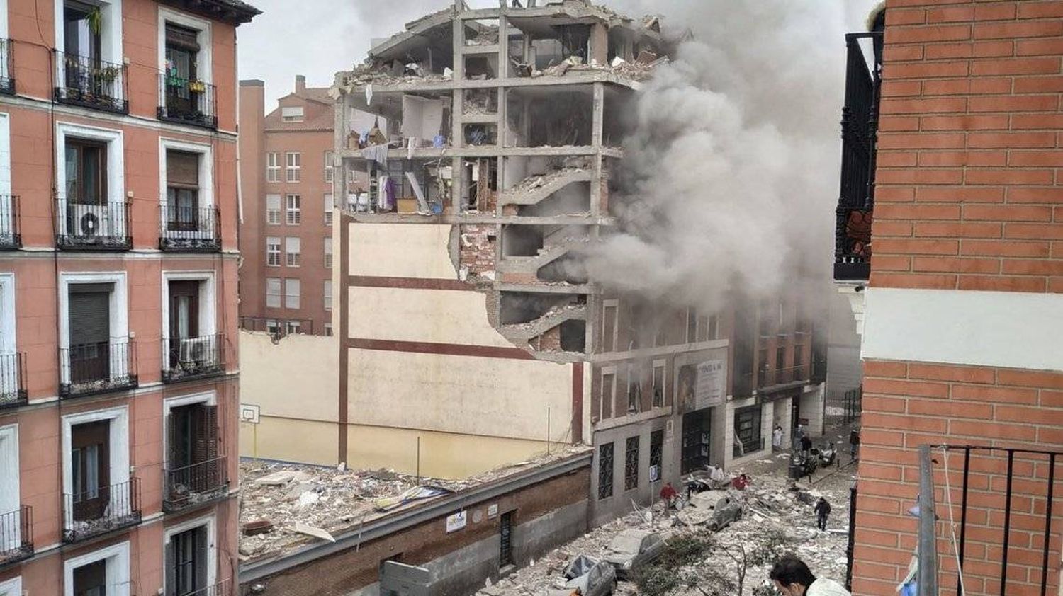 Fatal explosión en un edificio sacudió el centro de Madrid