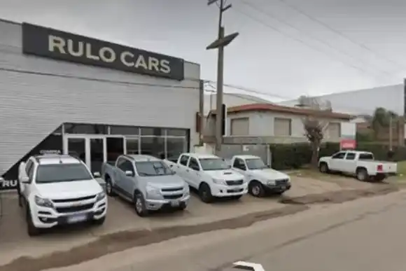 Balearon una concesionaria en el Sur santafesino: hirieron a un empleado y lucha por su vida