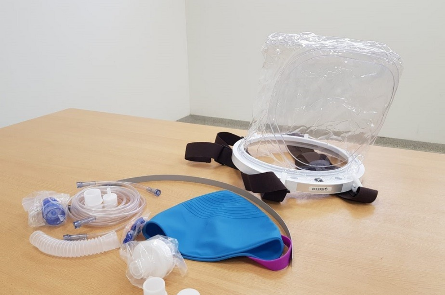 Rosario recibió 10 cascos Helmet de ventilación para pacientes con coronavirus