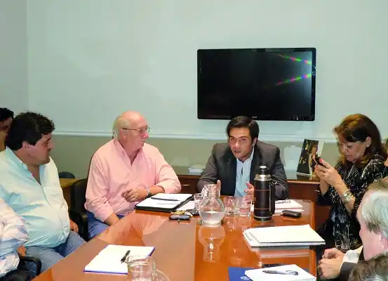 El Gobierno y gremios docentes volverán a reunirse hoy