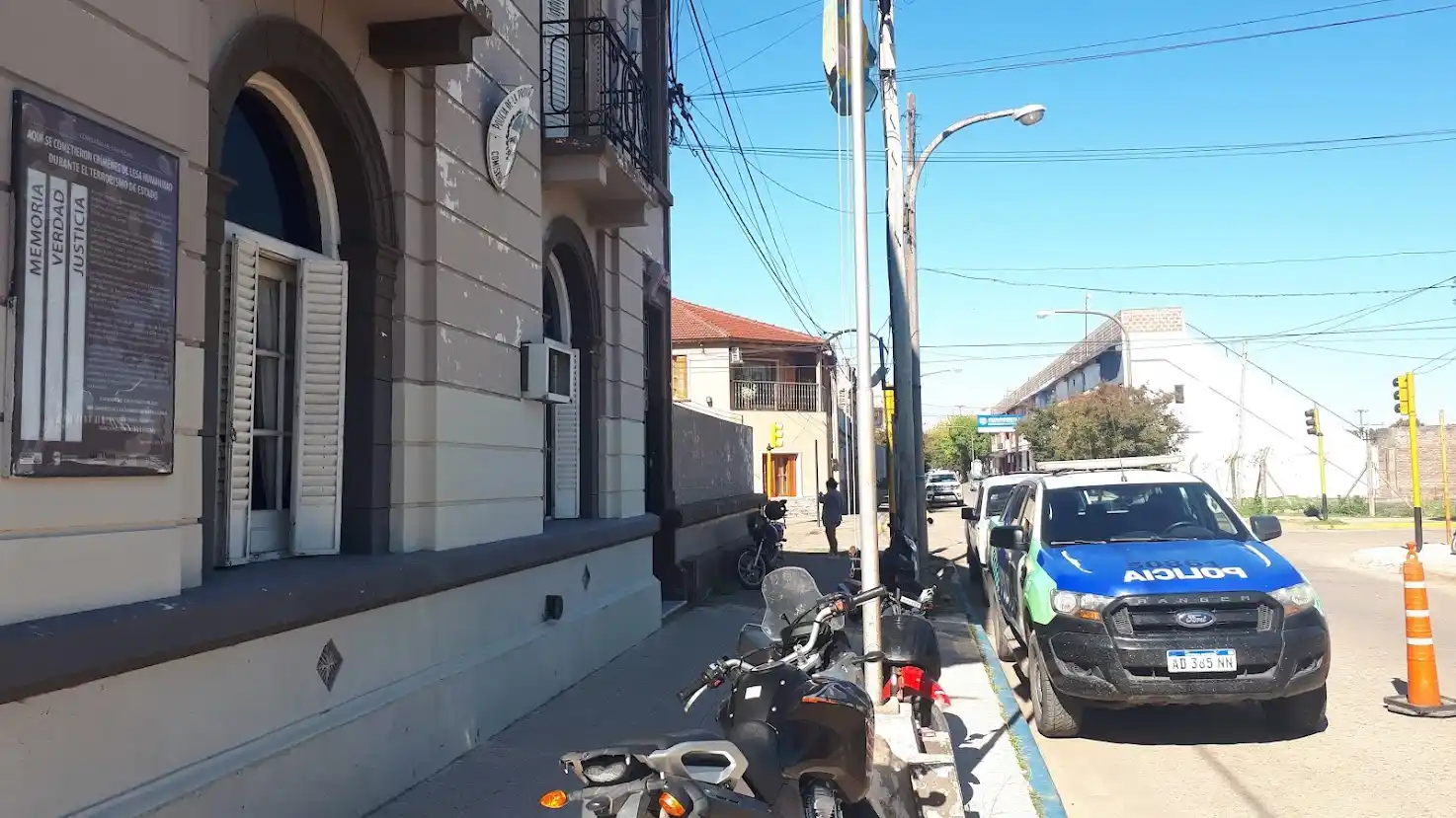 Le robaron la moto estacionada en Mitre y Caseros
