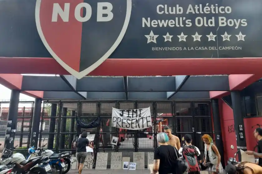 Caso Jimi Altamirano: familiares y amigos pidieron justicia por el joven asesinado frente al Coloso Marcelo Bielsa