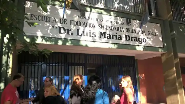 Rosario: Suspensiones masivas en la escuela Drago