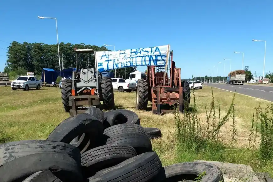 Madereros protestaron en la Ruta 14 y amenazaron con cortes