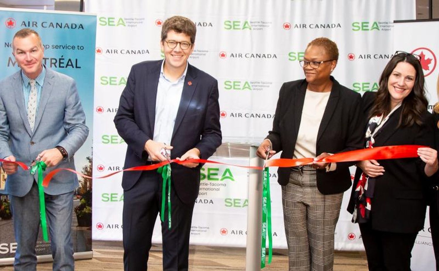 Seattle recibe un séptimo vuelo sin escalas desde Canadá