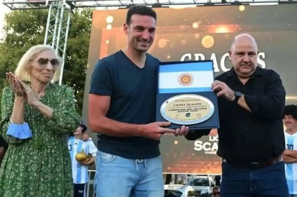 “Esta selección juega para la gente”: la emoción de Scaloni en su Pujato natal