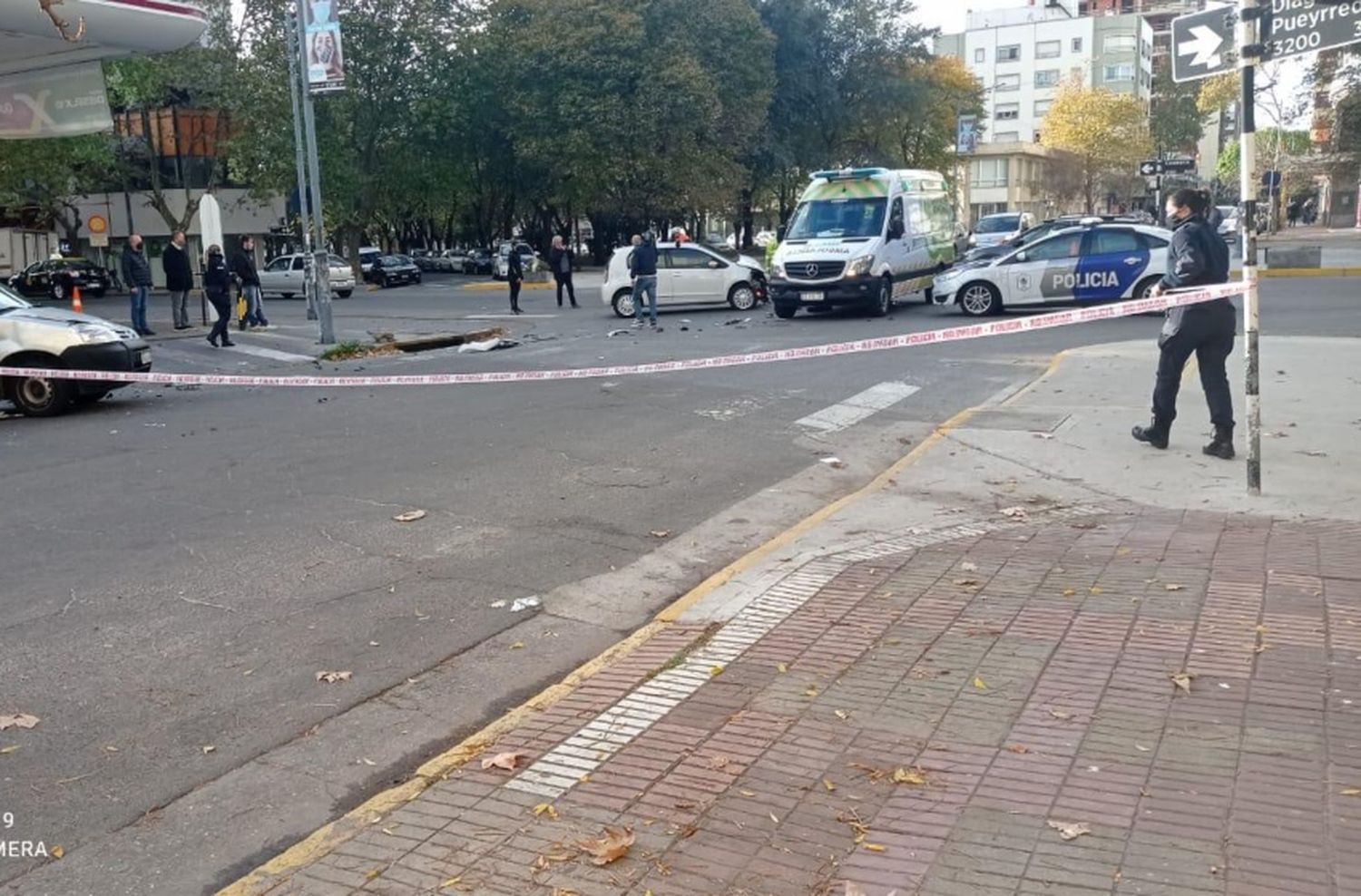 Choque y vuelco en Catamarca y Moreno, una esquina peligrosa