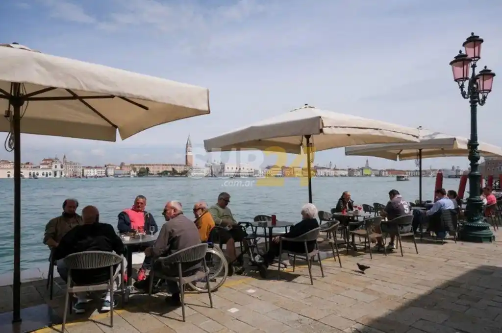 Europa levanta restricciones para salvar el turismo de verano