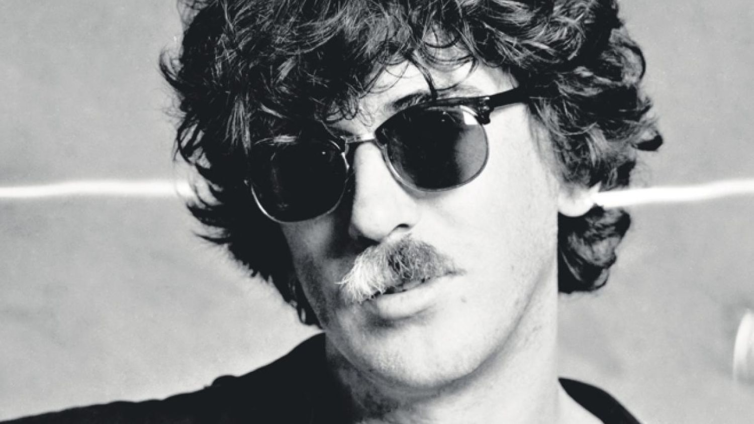 Se cumplen 35 años de “Cómo conseguir chicas”, el ecléctico y misterioso álbum de Charly García