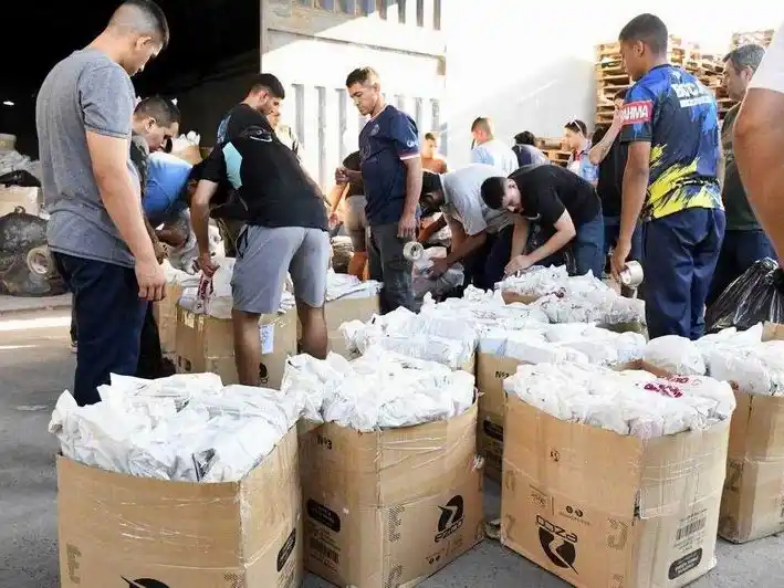 Comenzó la distribución de los kits
a las escuelas de la ciudad capital