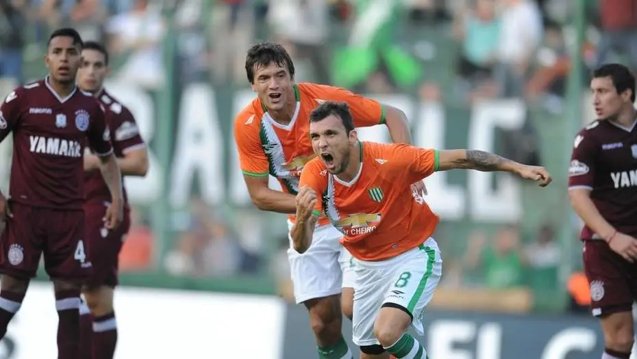 Banfield se sacó la espina ante Lanús y mantiene su esperanza en la copa