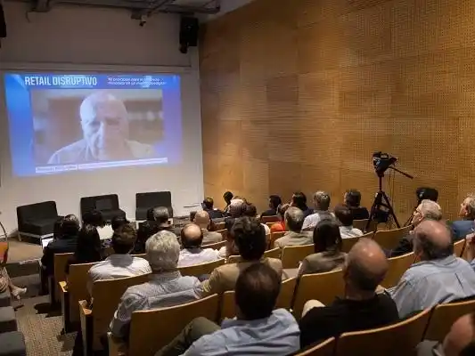 Philip Kotler y expertos analizan el futuro del retail en la era post-digital