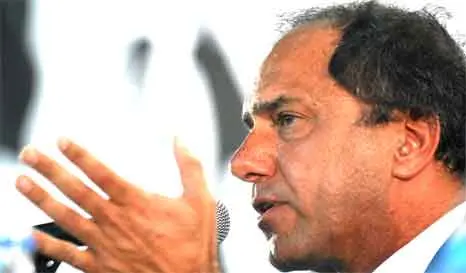 Scioli recibe a concejales y consejeros escolares