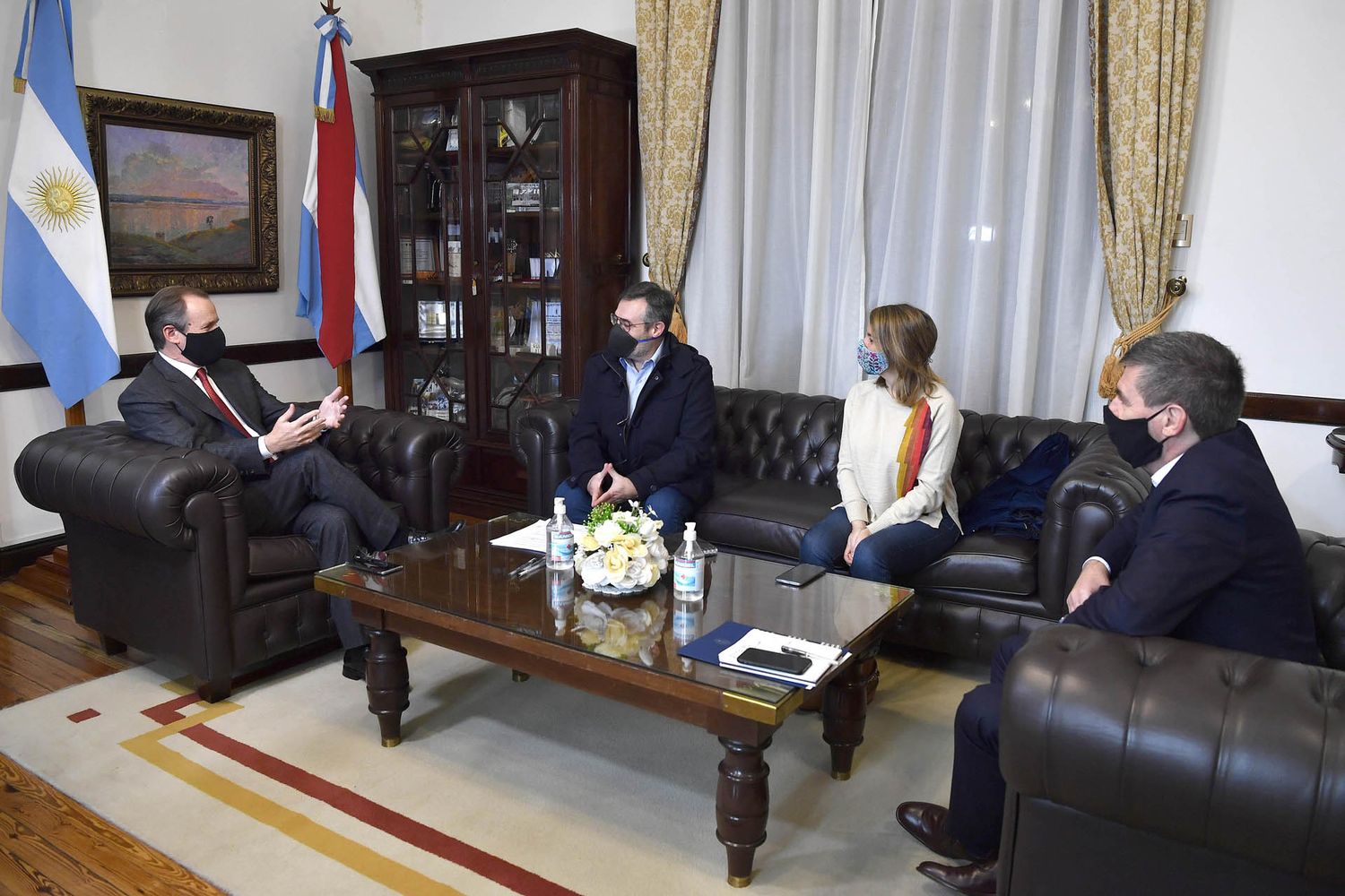 La provincia distribuirá $300 millones a los municipios para atender la pandemia