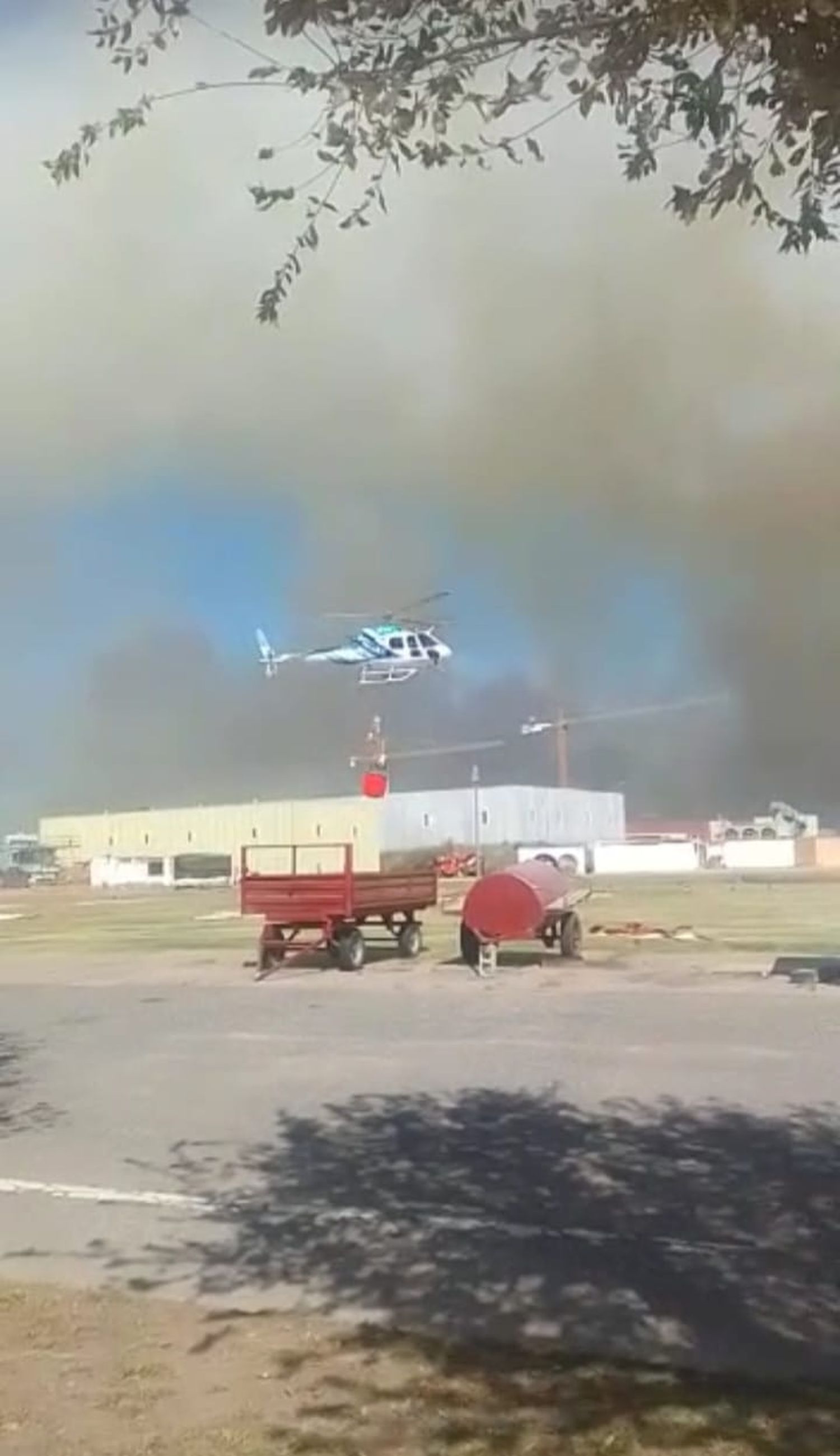 Alerta máxima por otro incendio a pocos kilómetros de Atucha: Impresionante operativo para contener el fuego