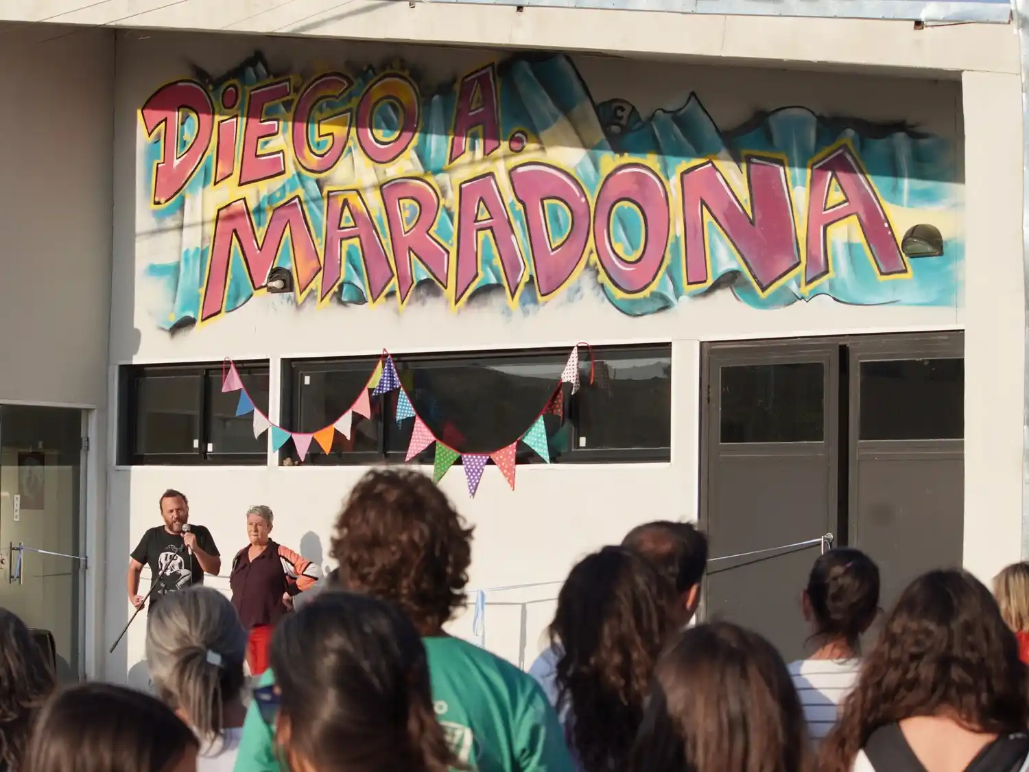 El centro cultural está en Estrada y el pasaje Mugica (Foto Horacio Cappelluti).