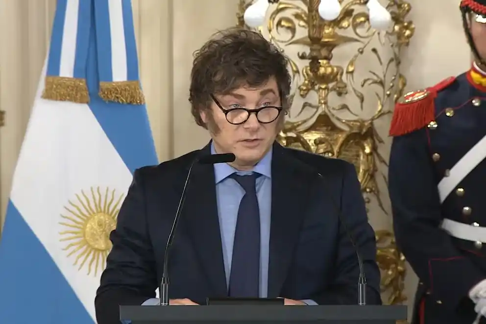 El presidente publicó un mensaje mientras preparaba su discurso para el acto que compartió con la ministra de Seguridad, Patricia Bullrich.