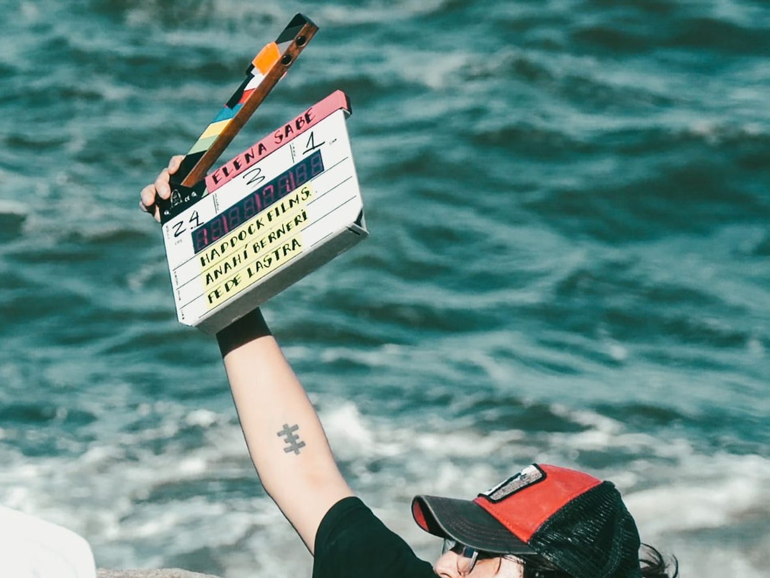 Para inscribirse, se deberá completar un formulario, presentar una sinopsis del proyecto, una motivación personal y un videopitch de un minuto.