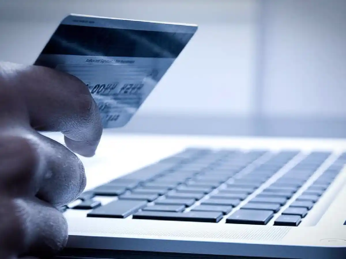 Buscan ampliar a UDS 900 el monto libre de impuestos para compras por internet desde el exterior