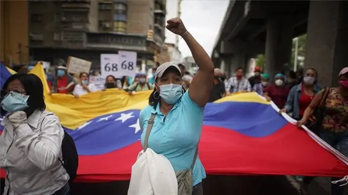 Y ya vienen las presidenciales: EL VENEZOLANO NI PENDIENTE CON LA POLÍTICA