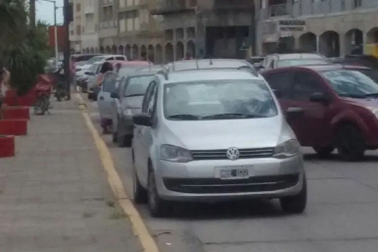 Autos en infracción sobre la 2