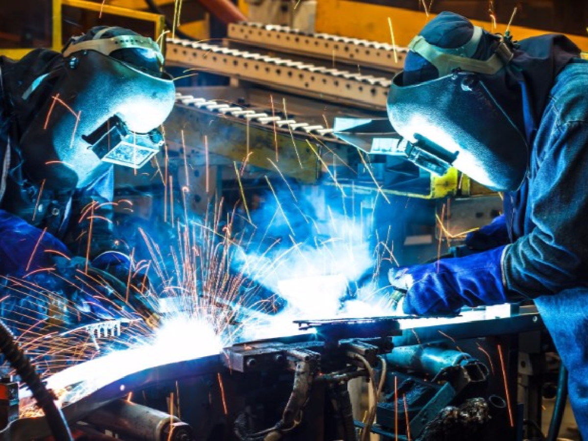 Estadísticas oficiales empiezan a reflejar el proceso recesivo: la industria bajó 1,2% en mayo 