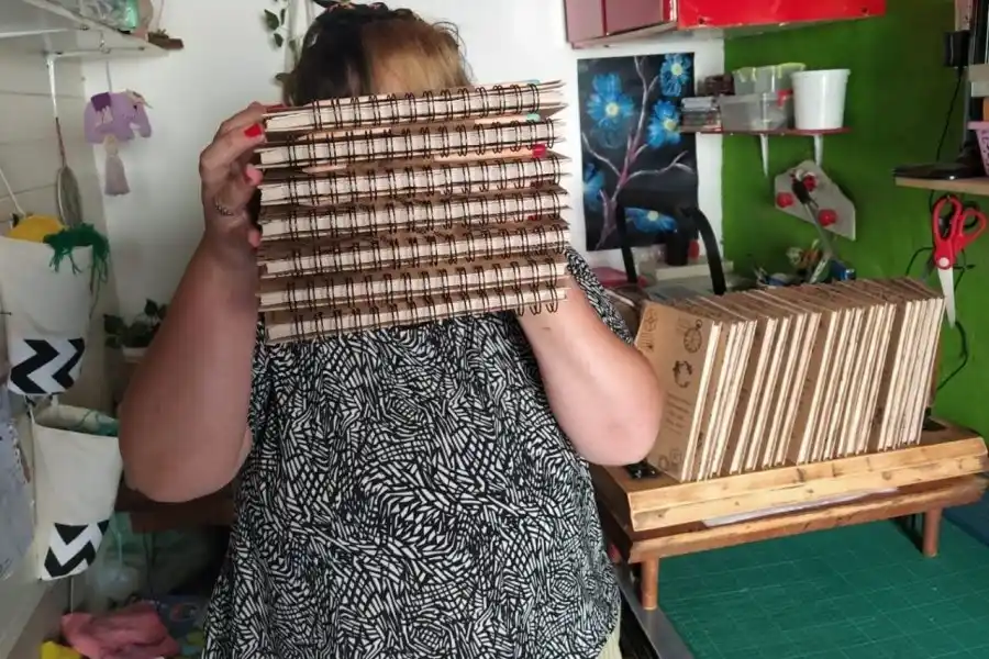 Vecinos Destacados: encuadernación y reciclaje