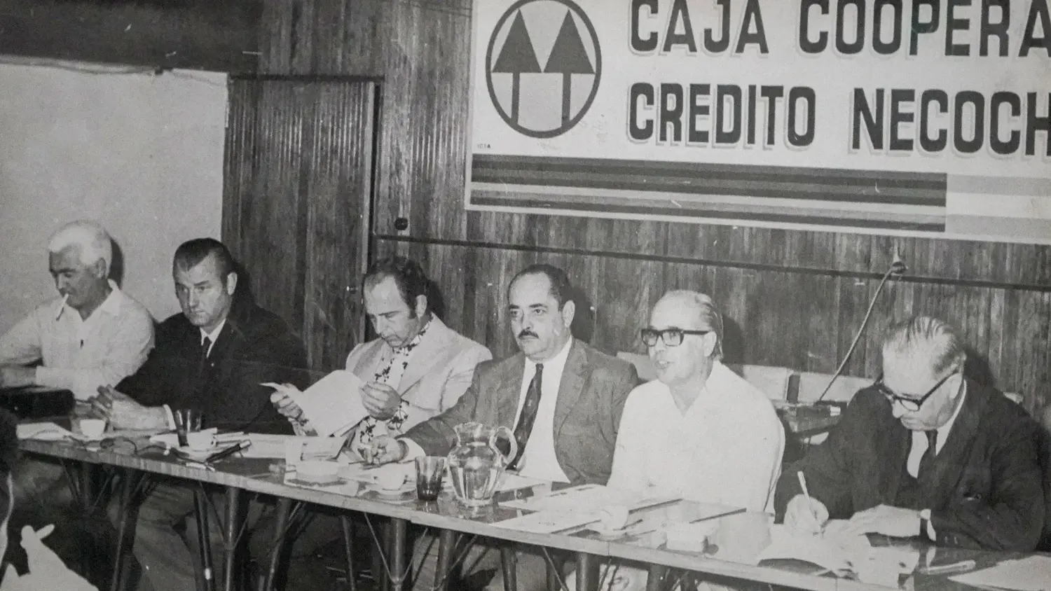 Una de las directivas. De la Caja Cooperativa de Crédito Necochea