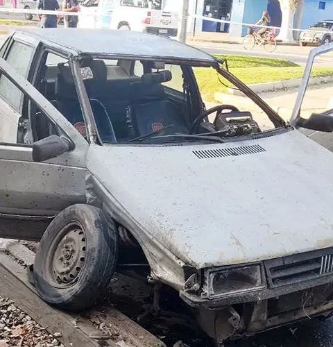 Tres heridos, tras una fuerte colisión entre dos vehículos
