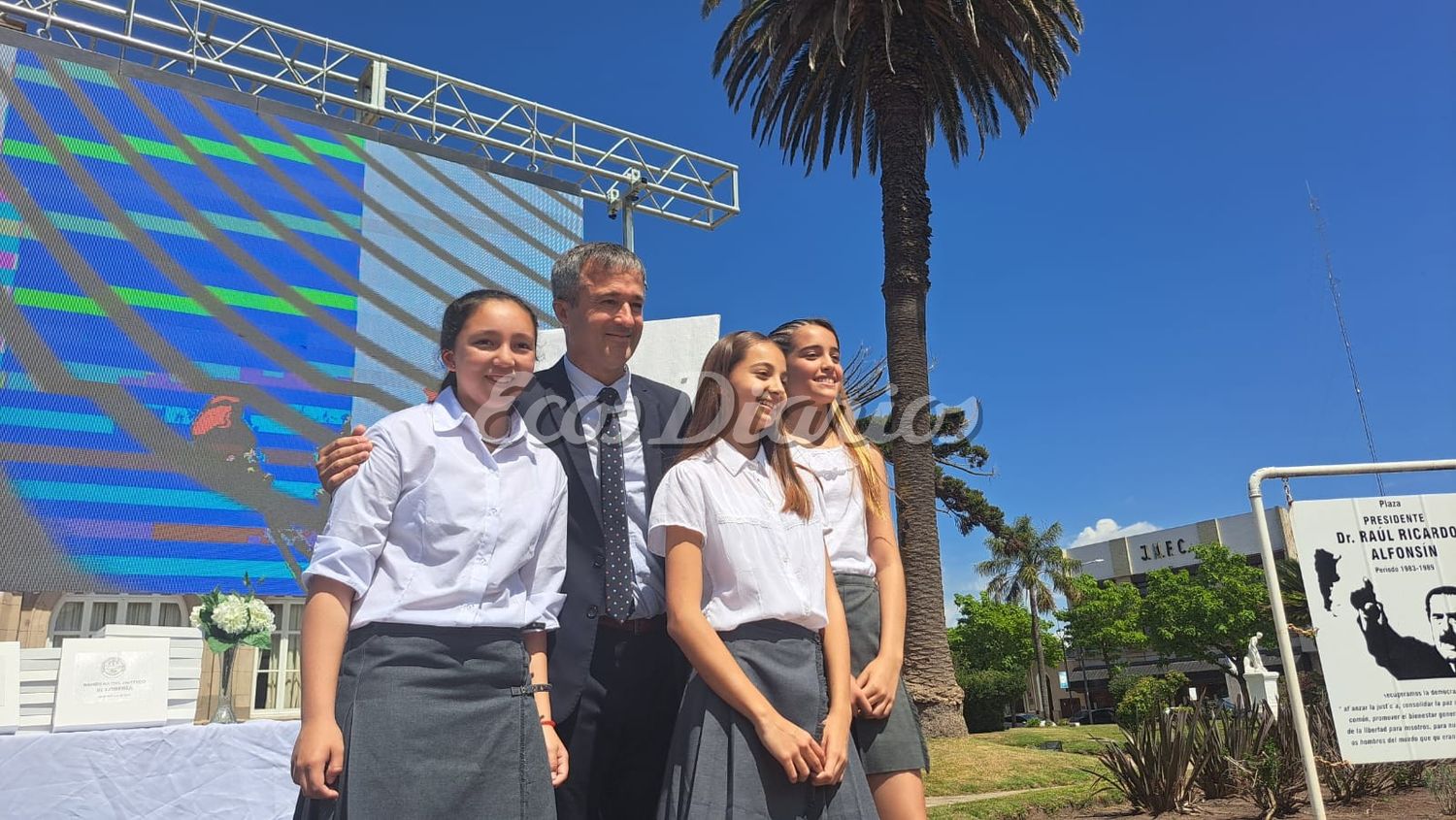 Pablo Barrena y las ganadoras
