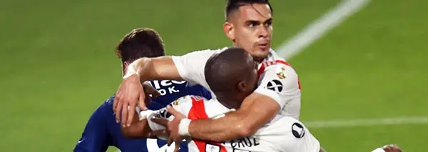 Libertadores: River y Racing pasaron a cuartos de final