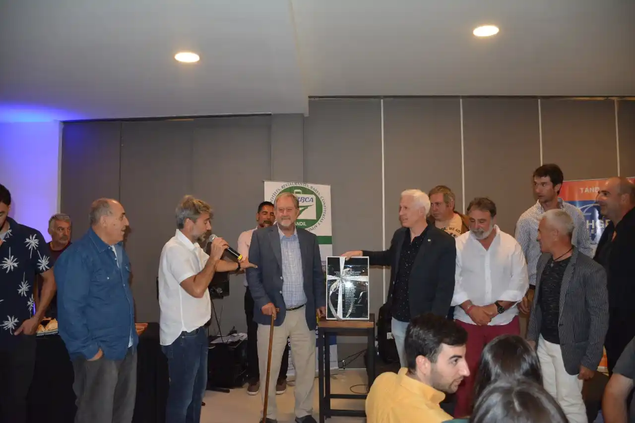 La Asociación de Hoteles y Restaurantes de Tandil despidió el año y entregó reconocimientos