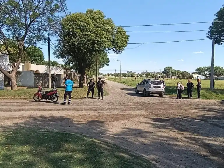 Servicios de emergencias atendieron a la joven en el lugar.