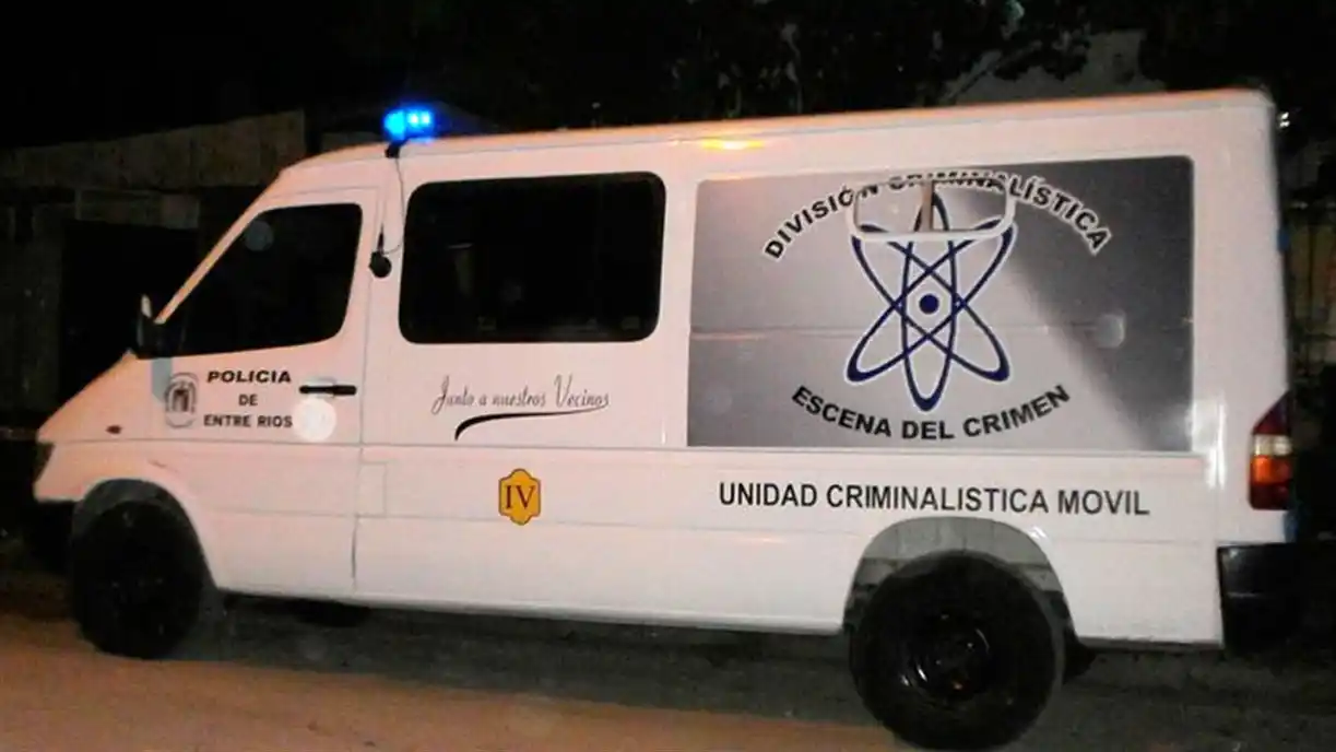 Quiso robar en una casa deshabitada pero se encontró con dos niños