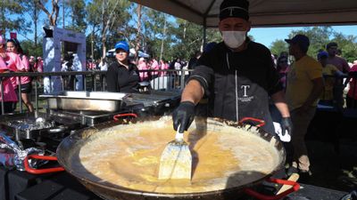 Paraguay rompió un récord Guinness: sirvió 2.806 platos de huevos revueltos en solo una hora