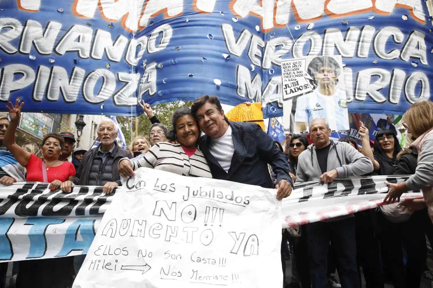 Espinoza con jubilados