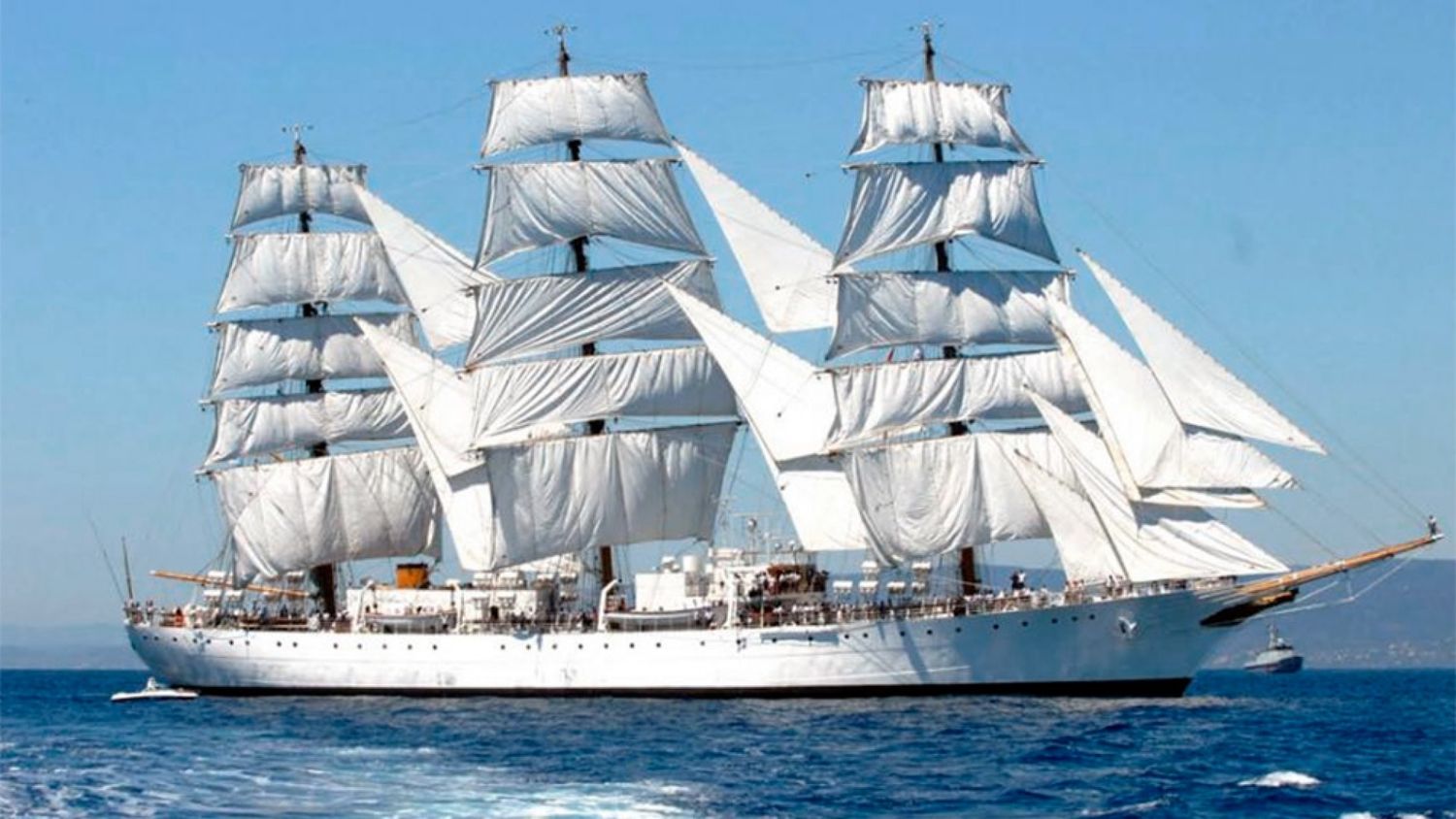 La Fragata Libertad inicia su viaje de instrucción número 46