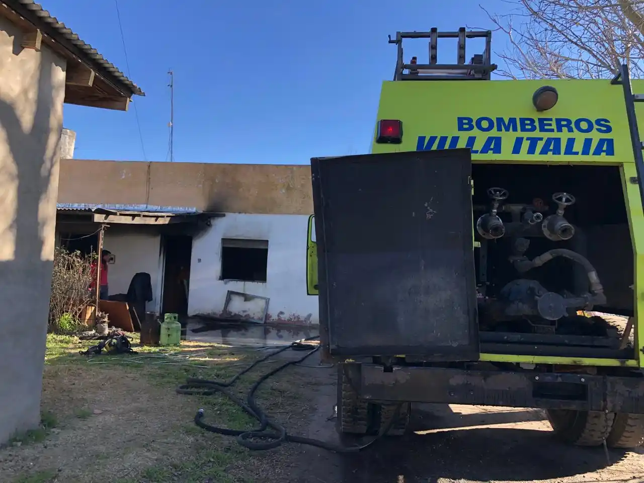 Incendio vivienda en Beltrán 271 - 6