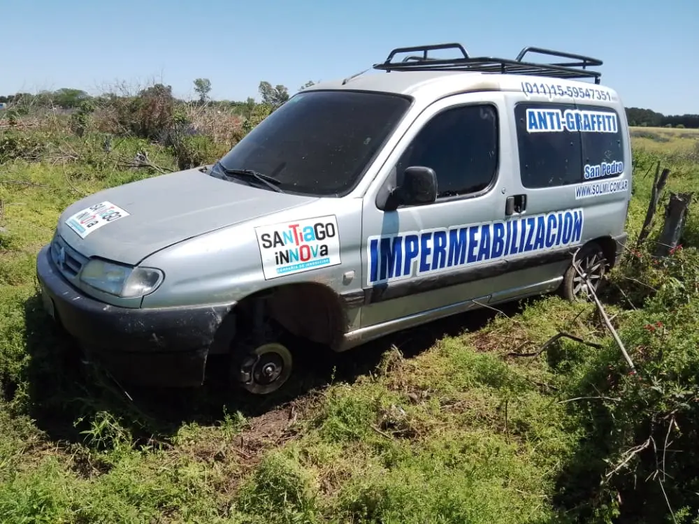 Robaron en la firma Solmi: la policía recuperó una camioneta que abandonaron los delincuentes